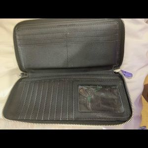 Michael Kors wallet used only once or twice